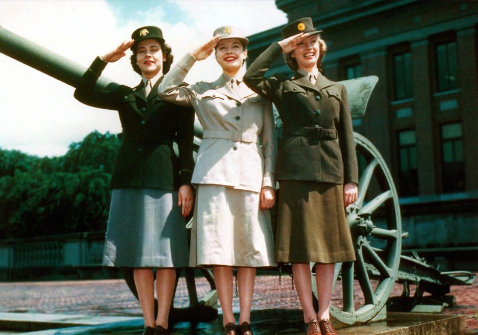 Women’s Auxiliary Army Corps (WAAC) uniform presentation in 1942 | Galerie Bilderwelt/Getty Images