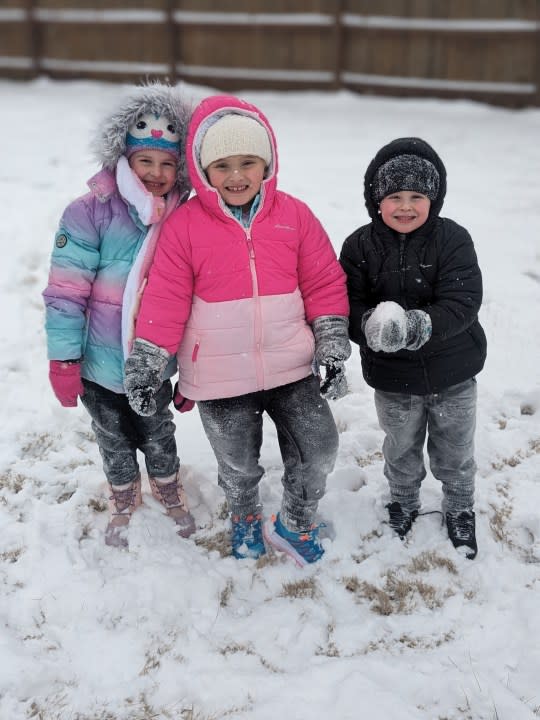 Kids playing in the snow in Spring Hill (Courtesy: Kimberly Shifflett)