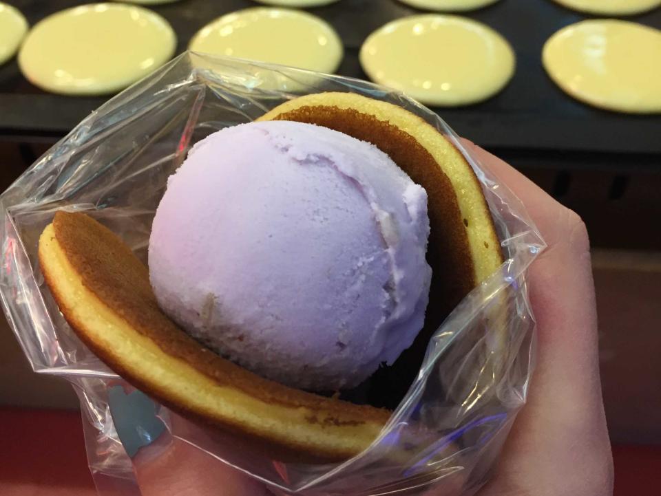 Ice cream dorayaki