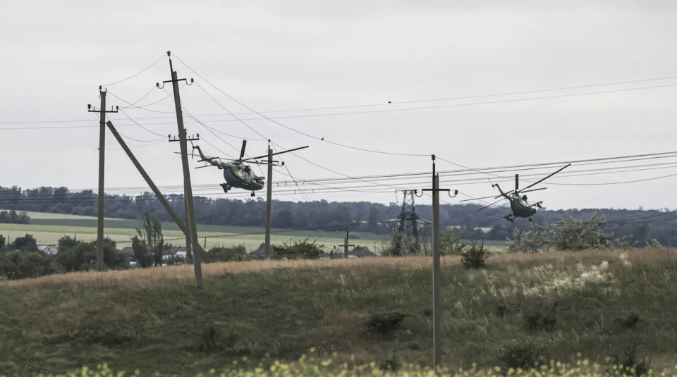 Ukrainian Mi-8 helicopters at low level. <em>Metin Aktas/Anadolu Agency via Getty Images</em>
