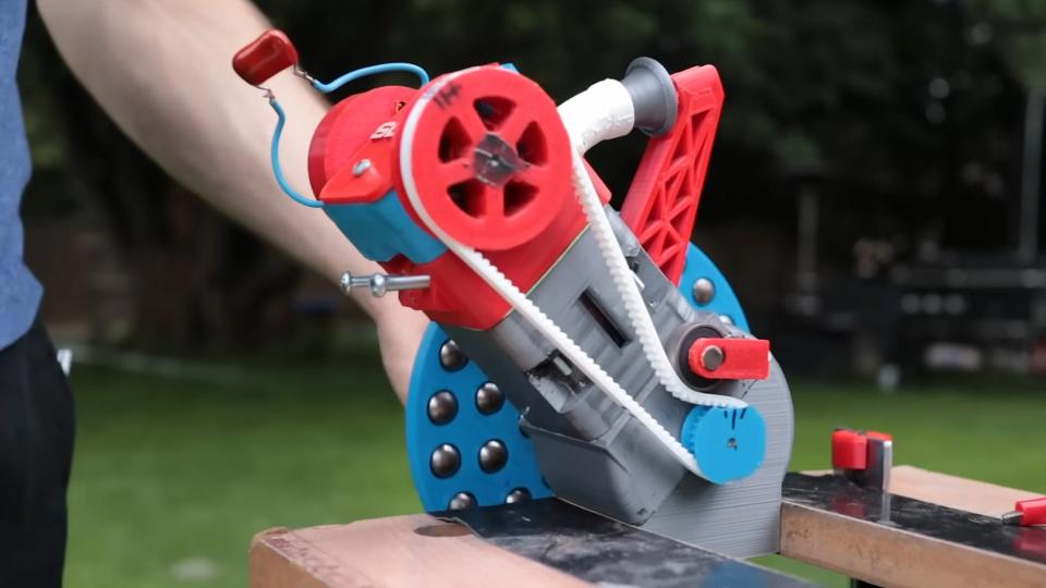 A 3D-Printed Combustion Engine Made of Plastic Works as Well as You’d Expect photo