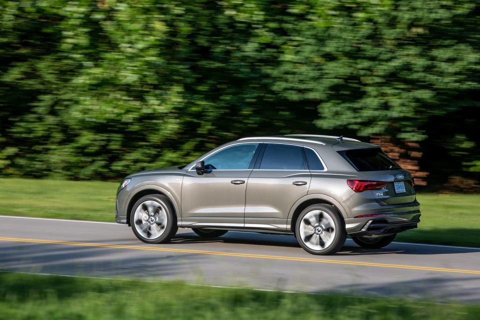 View Photos of the 2019 Audi Q3