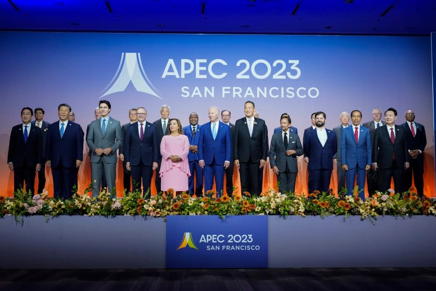 Leaders pose for a family photo at the annual Asia-Pacific Economic Cooperation summit, Thursday, Nov. 16, 2023, in San Francisco. (AP Photo/Godofredo A. Vásquez)