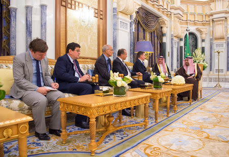 Saudi Arabia's King Salman bin Abdulaziz Al Saud meets with British Foreign Secretary Jeremy Hunt, in Riyadh, Saudi Arabia November 12, 2018. Bandar Algaloud/Courtesy of Saudi Royal Court/Handout via REUTERS