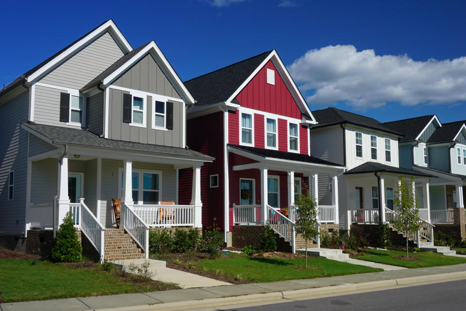 美國最大房地產網站Zillow預測，一旦美國違約，抵押貸款利率將推高至8.4%，到9月份，一般住房按揭每月供款將增加22%。
