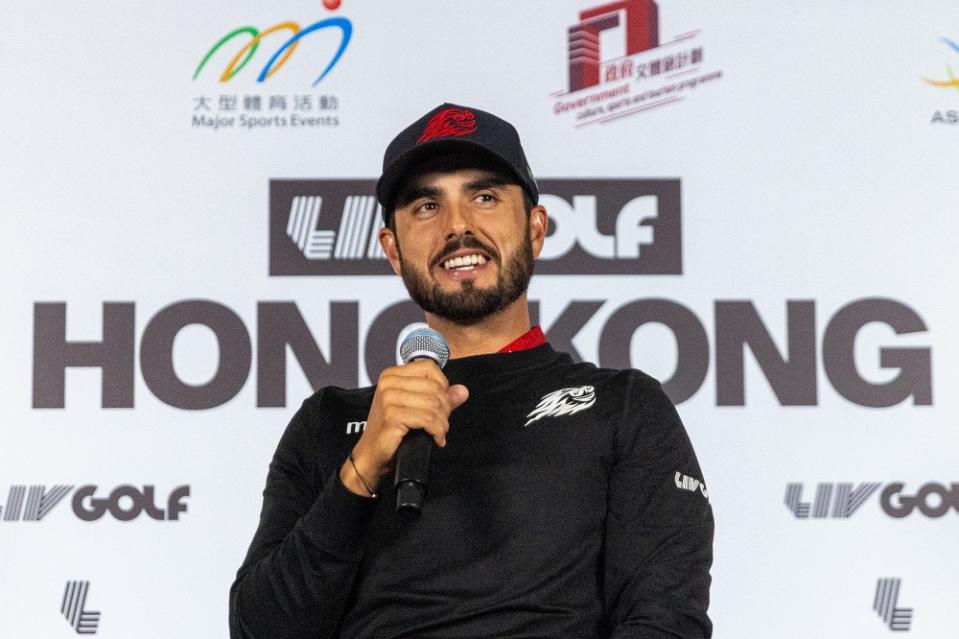 Abraham Ancer 感謝球迷冒雨支持。（圖：LIV Golf）