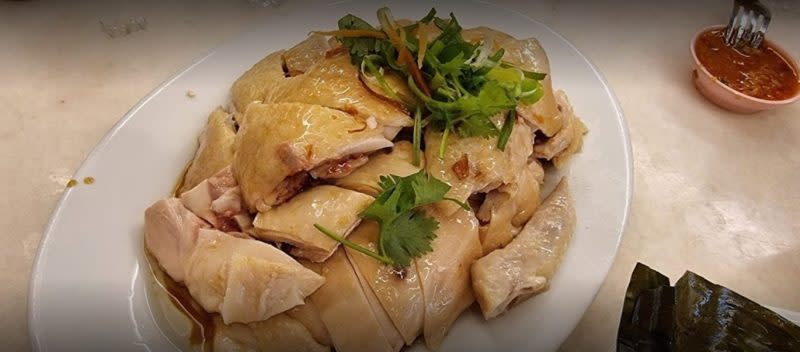 Loke Yun 2 - steamed chicken 