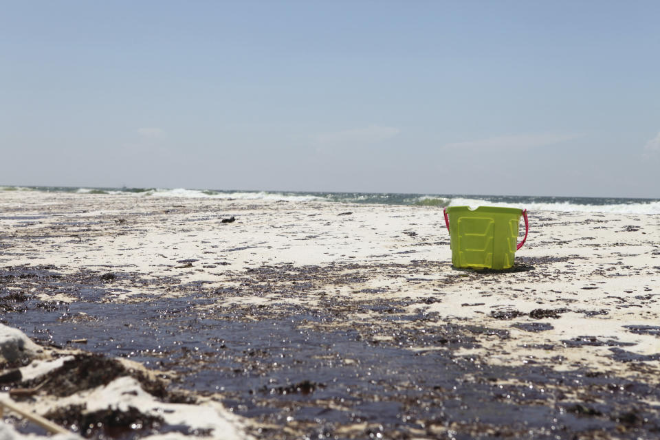 An oil-stained beach in Pensacola, Florida, in the wake of the Deepwater Horizon oil spill in 2010. (Photo: Staff Photographer / reuters)