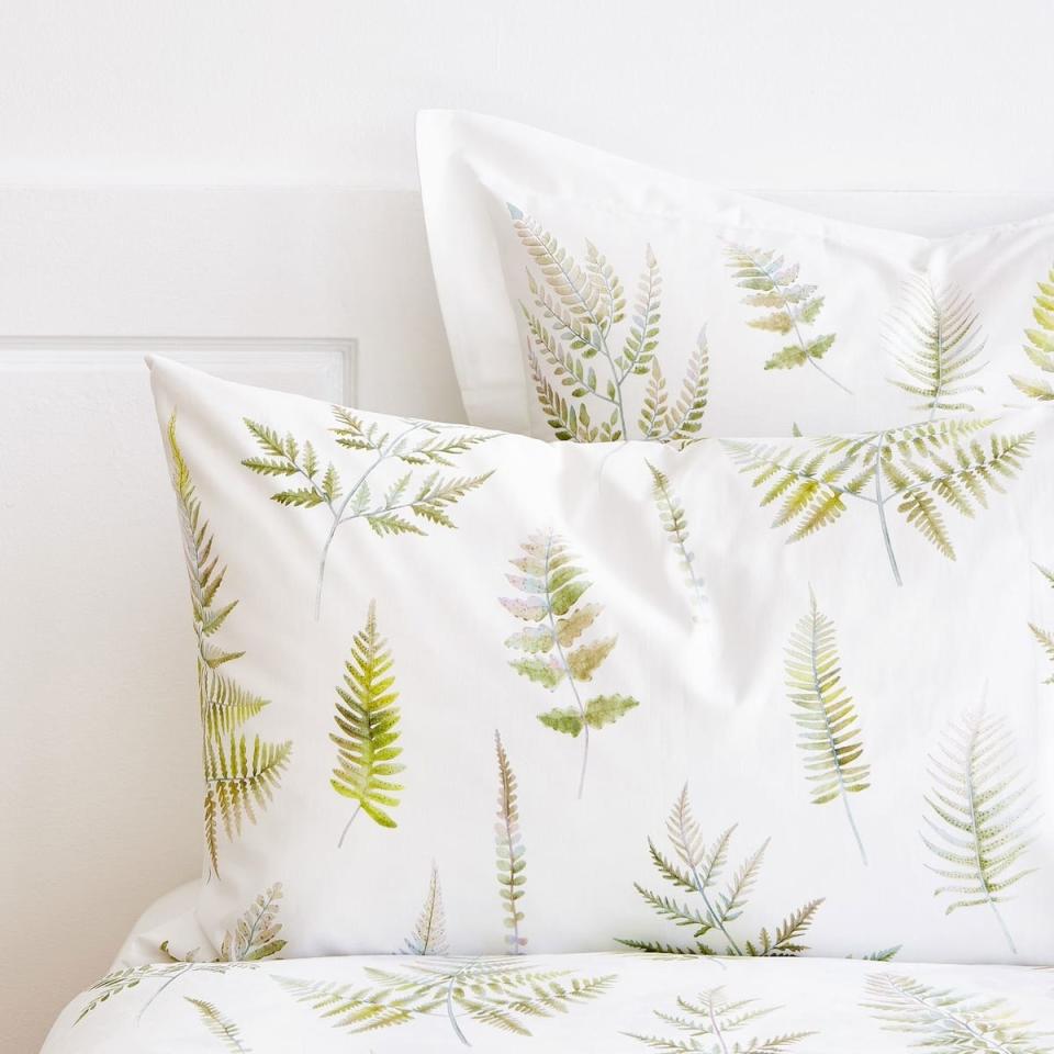 <p>Calling all plant parents: (Bed)spread the love for your green babies with this fern-print duvet.</p> <p><strong>Shop It Here:</strong> Fern print duvet cover, $49.90-$89.90, <a rel="nofollow noopener" href="https://www.zarahome.com/us/bedroom/duvet-covers/fern-print-duvet-cover-c1020117135p300477365.html?colorId=999&parentId=300481841" target="_blank" data-ylk="slk:zarahome.com;elm:context_link;itc:0;sec:content-canvas" class="link ">zarahome.com</a></p>