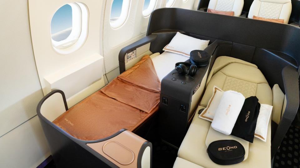 Beond Airlines lie-flat seats.