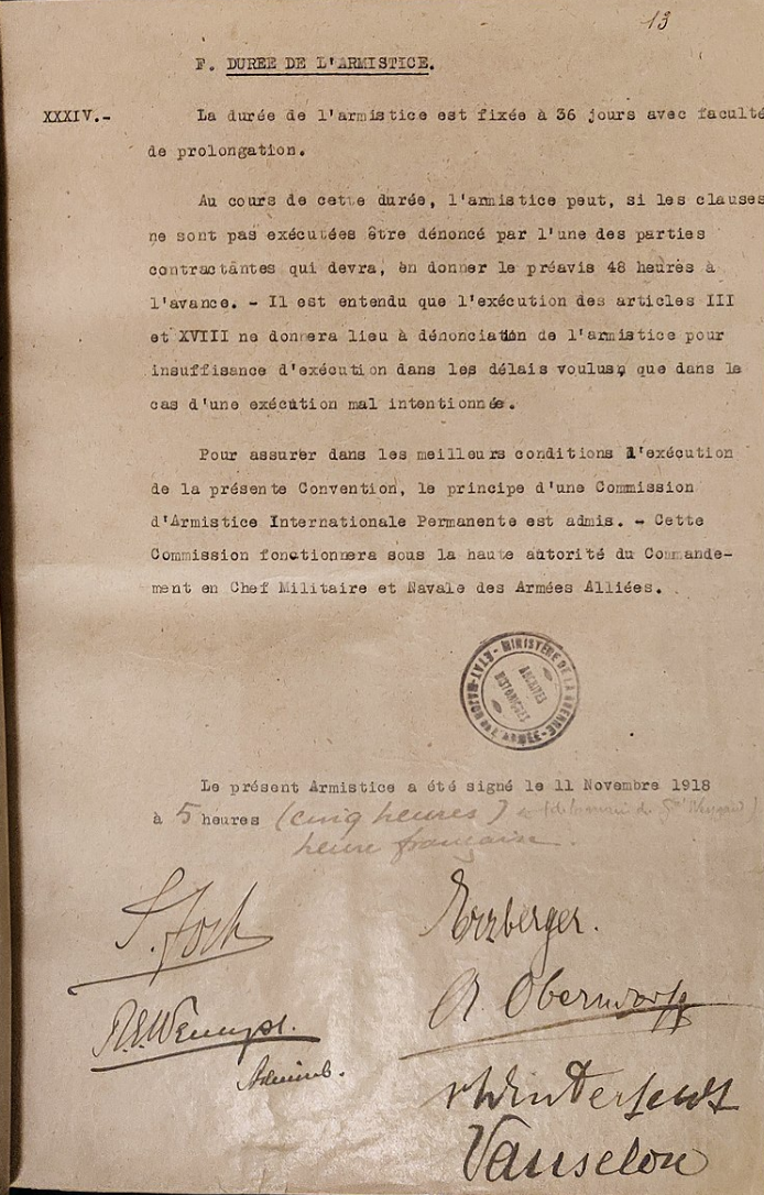 La dernière page, signée, de la convention d'armistice du 11 novembre 1918.