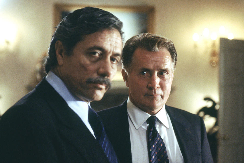 Guest star Edward James Olmos as Roberto Mendoza and Martin Sheen as President Josiah Bartlet. (©Warner Brothers 2001)