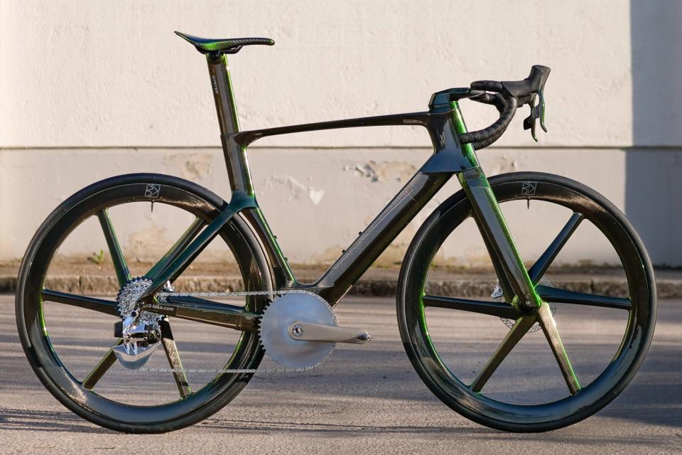 Scott's custom painted Foil RC Liquid road bike