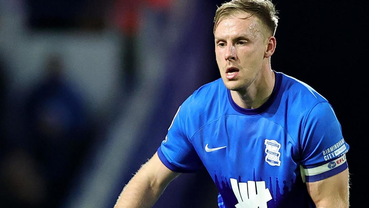 Roberts returns to Barnsley after departing from Blues