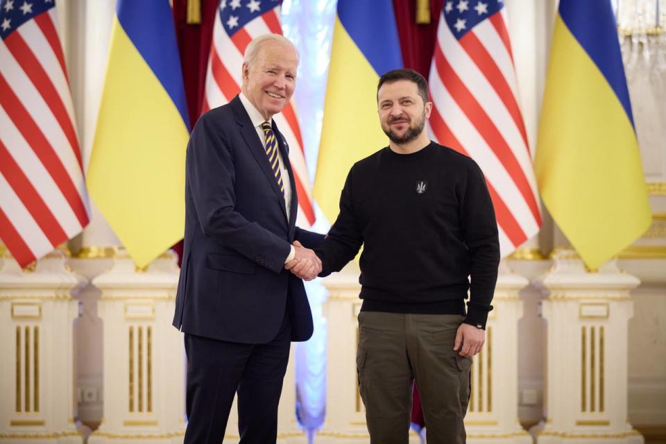 US-Präsident Joe Biden Getty stattete der ukrainischen Hauptstadt Kiew am Montag einen überraschenden Besuch ab. (Bild: Images)