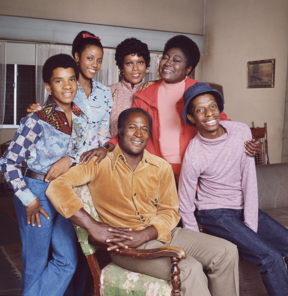 The "Good Times" cast, shown in 1977, included, in front, John Amos, left, and Jimmie Walker, and in the back row from left, Ralph Carter, Bern Nadette Stanis, Ja'net DuBois and Esther Rolle. (Photo: CBS Photo Archive via Getty Images)