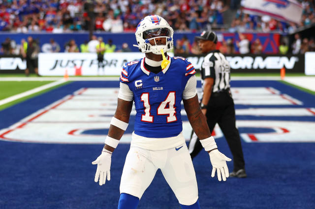 Stefon Diggs responds to Bills reporter caught on hot mic