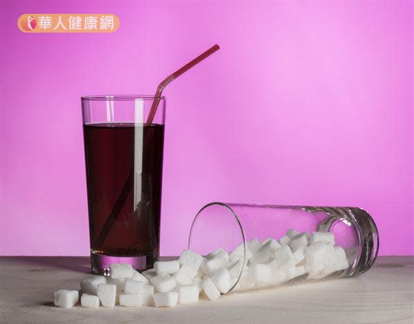 糖尿病病友喝飲料解渴消暑時要特別小心，以免越喝越渴，越喝血糖越高。
