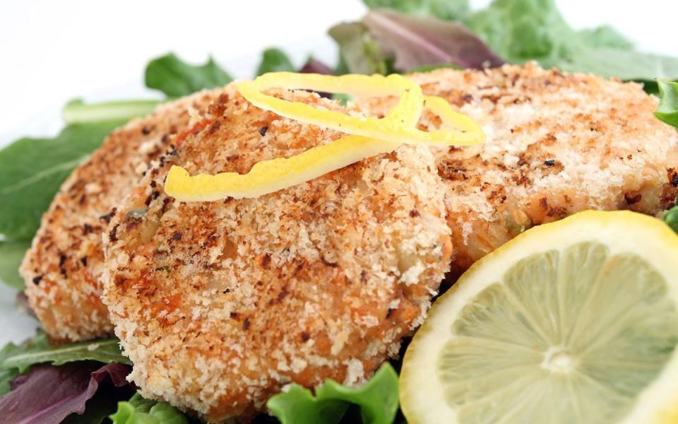 <p>Melissa d'Arabian</p><p>These savory salmon cakes are healthy, easy and delicious.</p><p><strong>Get the recipe: <a href="/841261/sphillips/melissa-darabians-salmon-cakes/" data-ylk="slk:Easy Salmon Cakes;elm:context_link;itc:0;sec:content-canvas" class="link ">Easy Salmon Cakes</a></strong></p>