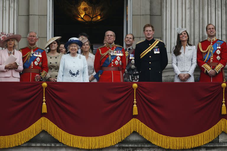 Muri&#xf3; el pr&#xed;ncipe felipe; Reina Isabel; corona; el mundo; sociedad