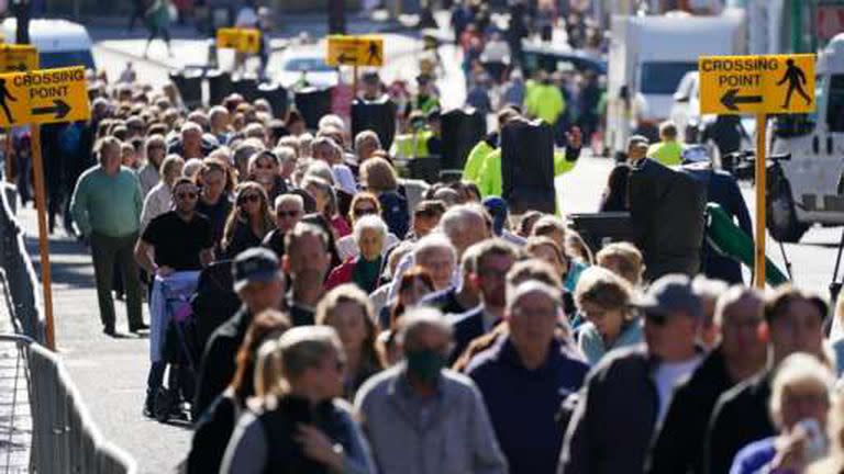 El gobierno británico espera colas de hasta 30 horas.