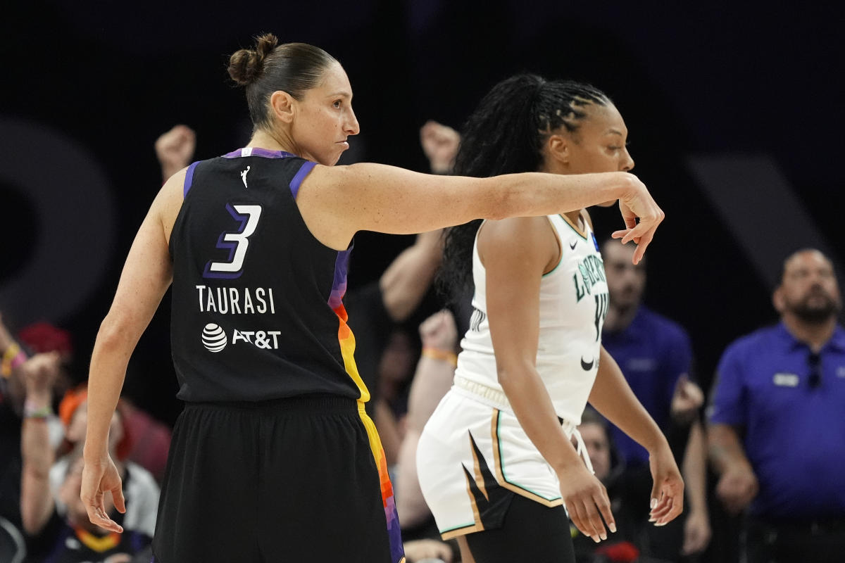 Diana Taurasi is fully involved in what could be the last home game of her 20-year career