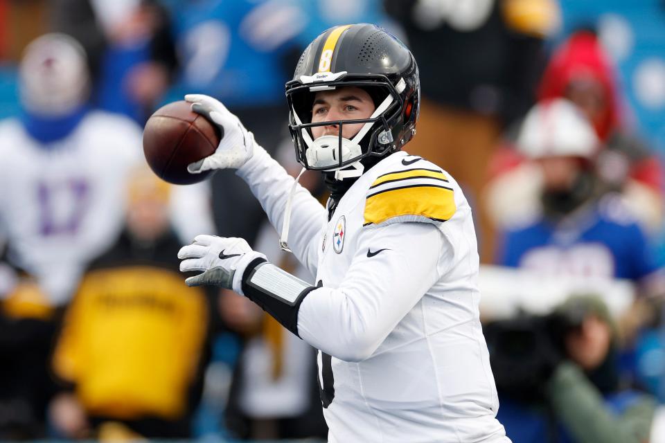 Kenny Pickett warms up for the Pittsburgh Steelers before a game against the Buffalo Bills.