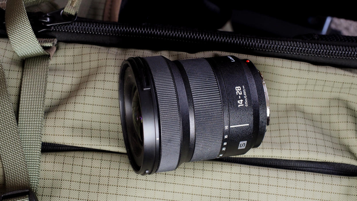  Panasonic Lumix S 14-28mm F4-5.6 MACRO. 