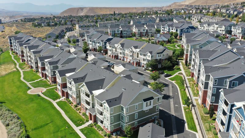 Apartments and town houses on Traverse Mountain Boulevard in Lehi are pictured on Aug. 11, 2021. A new Kem C. Gardner Policy Institute report offers better insight to Utah’s migration patterns between 2015 and 2019, as the state grew in population.