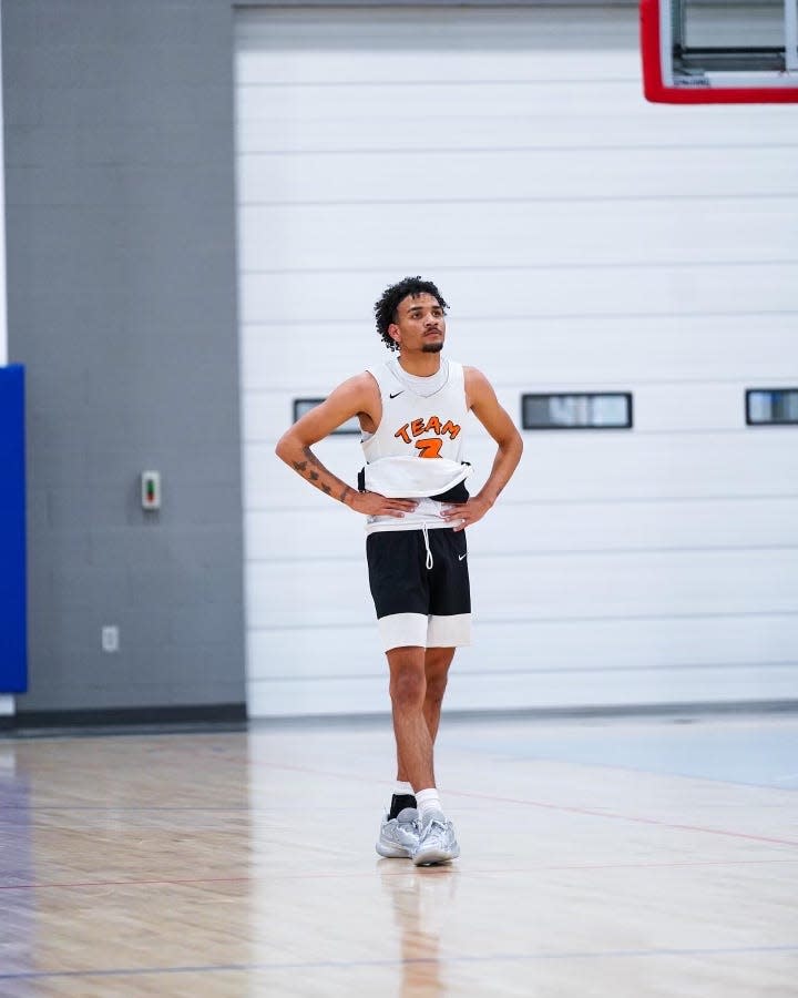 Malik Payton plays for Team RHJ at HoopSeen West Tip-Off in Mesa, Arizona on March 26-27, 2022.