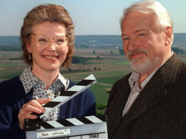 Überhaupt schien Renate Schroeter etwas für Krimis übrig zu haben. 1997 wirkte sie an der Seite von Schauspieler Günter Strack in dem Film "Dr. med. Mord" mit. (Bild-Copyright: Felix Claus/dpa)