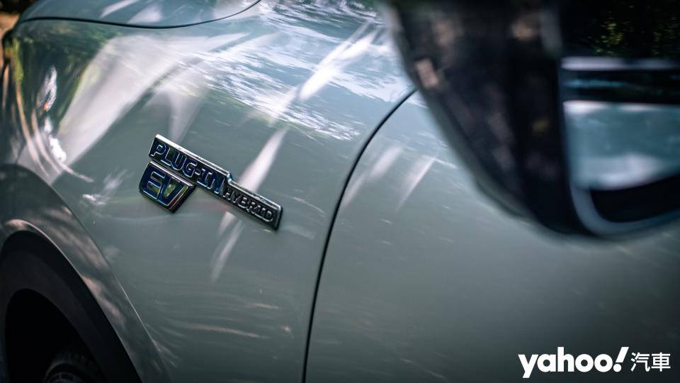 車型配備與1.5T旗艦版略同，並且可在葉子板上見到專屬徽飾。