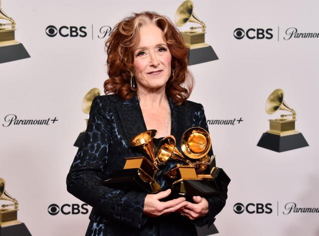 Watch Bonnie Raitt Win Song Of The Year For Just Like That