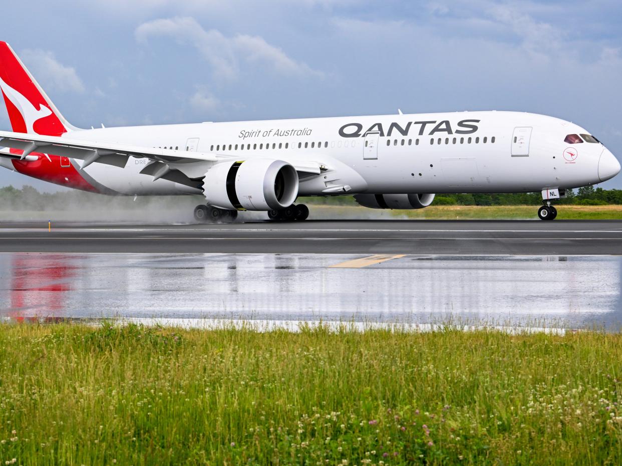 A Qantas 787 Dreamliner
