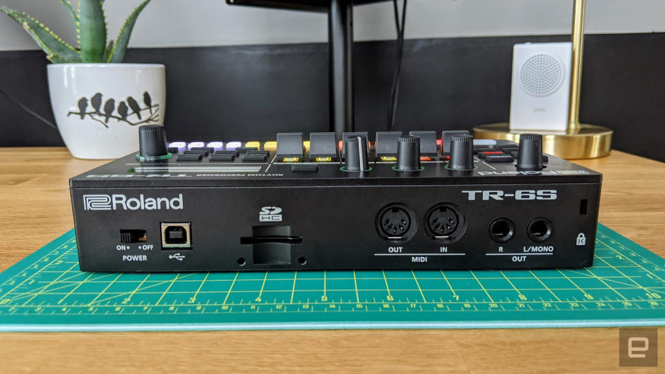 Roland TR-6S