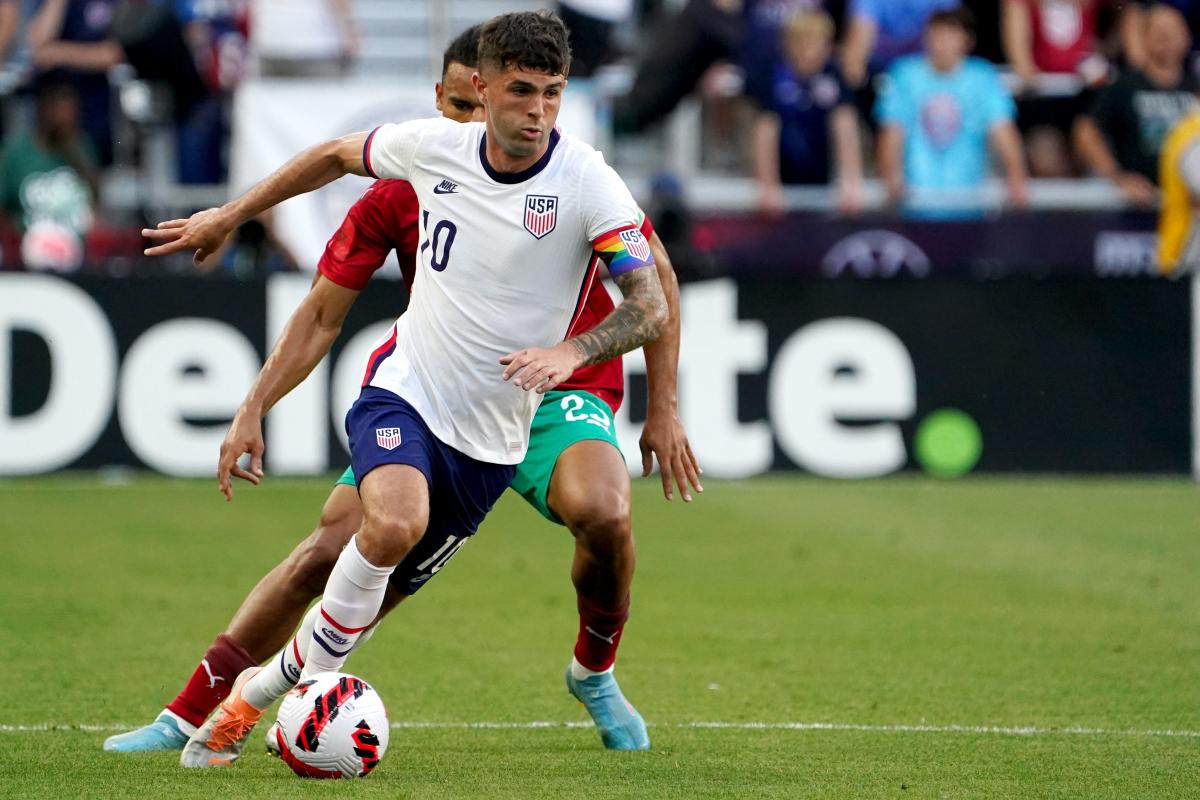 USMNT Only on X: Christian Pulisic rocking the Patrick Mahomes jersey 