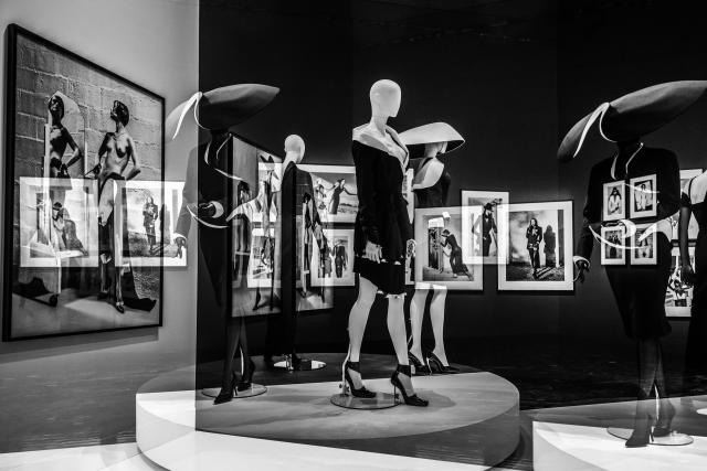 Paris Photo's Opening Night Draws Thierry Mugler, Calvin Klein, and a Who's  Who of the Photography World