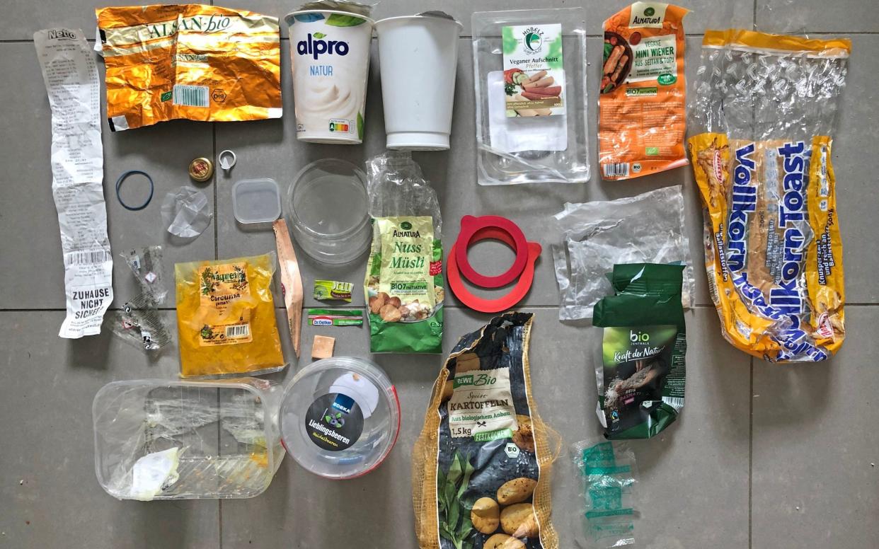 Examples of household plastic waste - Everyday Plastic/PA