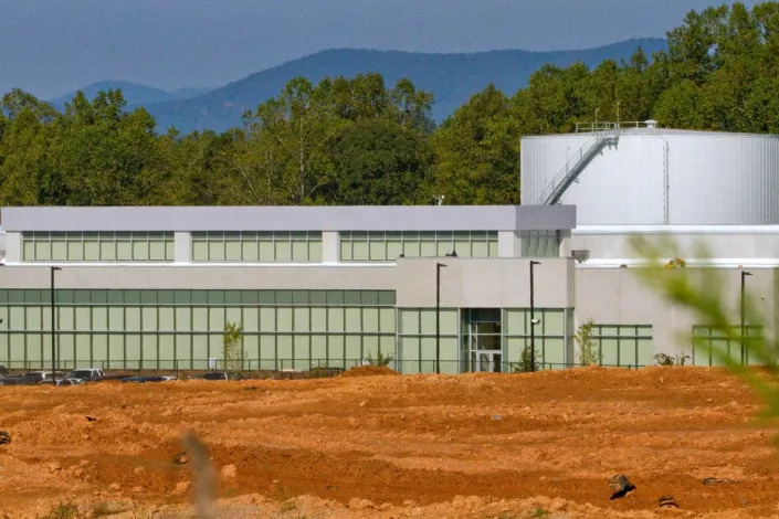 Apple’s data center in Maiden is powered by a mix of hydrogen and solar energy. Utilities like Duke and Dominion are increasingly looking to hydrogen as part of a decarbonized future.