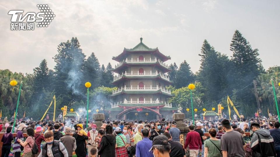 桃園新屋葉五美公祭祖活動湧入近8千子孫祭拜。（圖／桃園市政府提供）