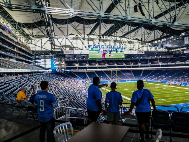 Kickers struggle in Ford Field on Lions family day scrimmage