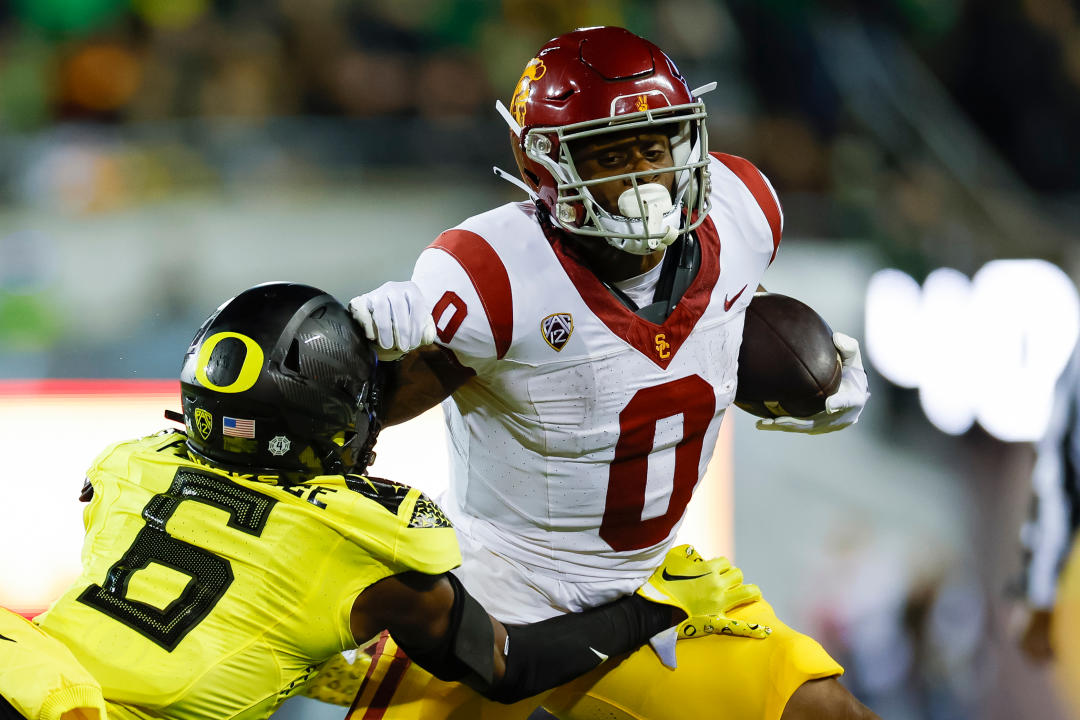 EUGENE, OREGON - NOVEMBER 11: MarShawn Lloyd #0 of the USC Trojans runs with the ball in the first half during a game against the Oregon Ducks at Autzen Stadium on November 11, 2023 in Eugene, Oregon. (Photo by Brandon Sloter/Image Of Sport/Getty Images)