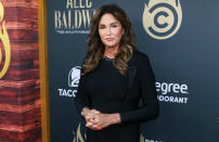 Caitlyn Jenner, ancienne vedette des Jeux olympiques de Montréal en 1976 et star de téléréalité dans "L'incroyable Famille Kardashian", a annoncé son intention de briguer le poste de gouverneur de Californie le 23 avril 2021. Caitlyn a déclaré être « la seule outsider à pouvoir mettre un terme au mandat désastreux » du démocrate Gavin Newsom.