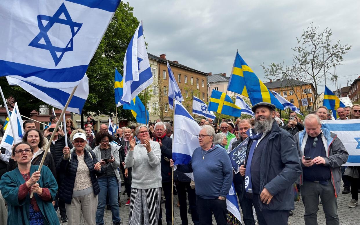 Pro-Israel demonstrators also took to the streets of Malmo on Thursday
