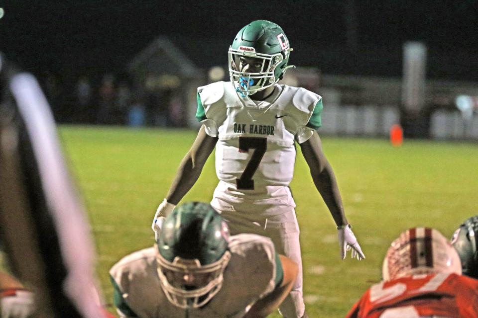 Oak Harbor's Jaqui Hayward waits for a snap.