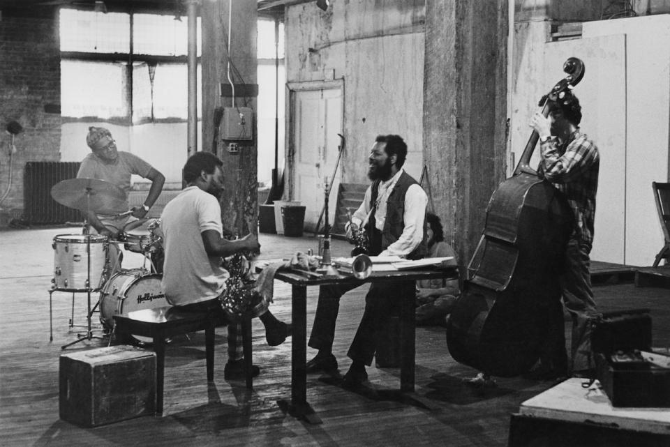 American jazz ensemble, the Ornette Coleman Quartet, New York, 1971. Left to right: drummer Ed Blackwell (1929 - 1992), tenor saxophonist Dewey Redman (1931 - 2006), alto saxophonist Ornette Coleman and bassist Charlie Haden.