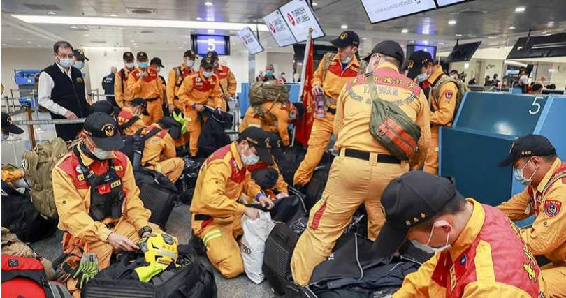 台灣第一批搜救隊6日晚間搭機啟程。（圖／報系資料照）