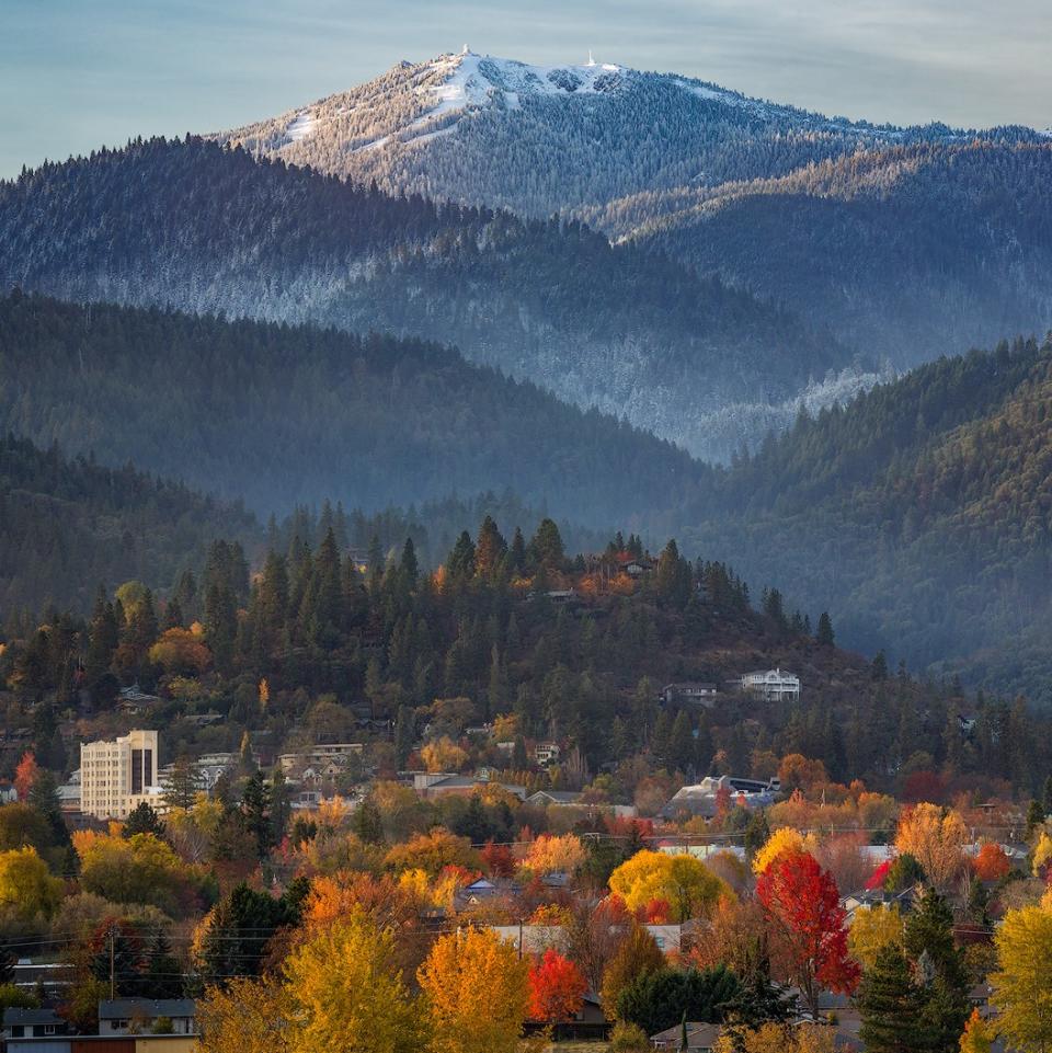 Ashland, Oregon has the charm of a small town with sophisticated restaurants that would fit in a big city. Here, a guide to where you should eat, stay, and drink coffee.