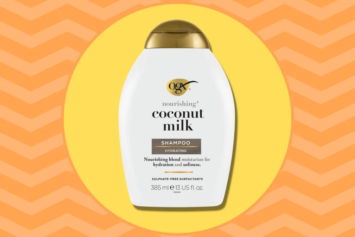 El champú de leche de coco de OGX es una buena opción económica para diferentes tipos de cabello. (Amazon)
