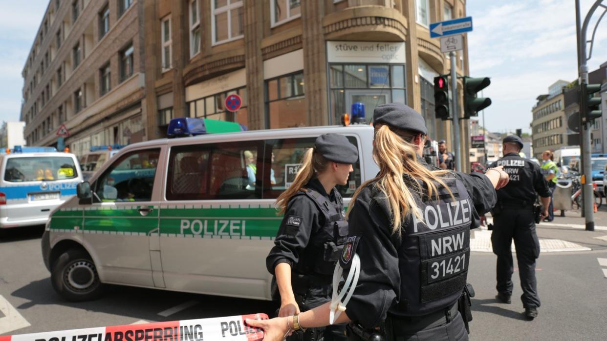 Am Donnerstagmorgen wurden auch in Köln Wohnungen mutmaßlicher Gefährder aus dem islamistischen Umfeld durchsucht. Foto: Oliver Berg